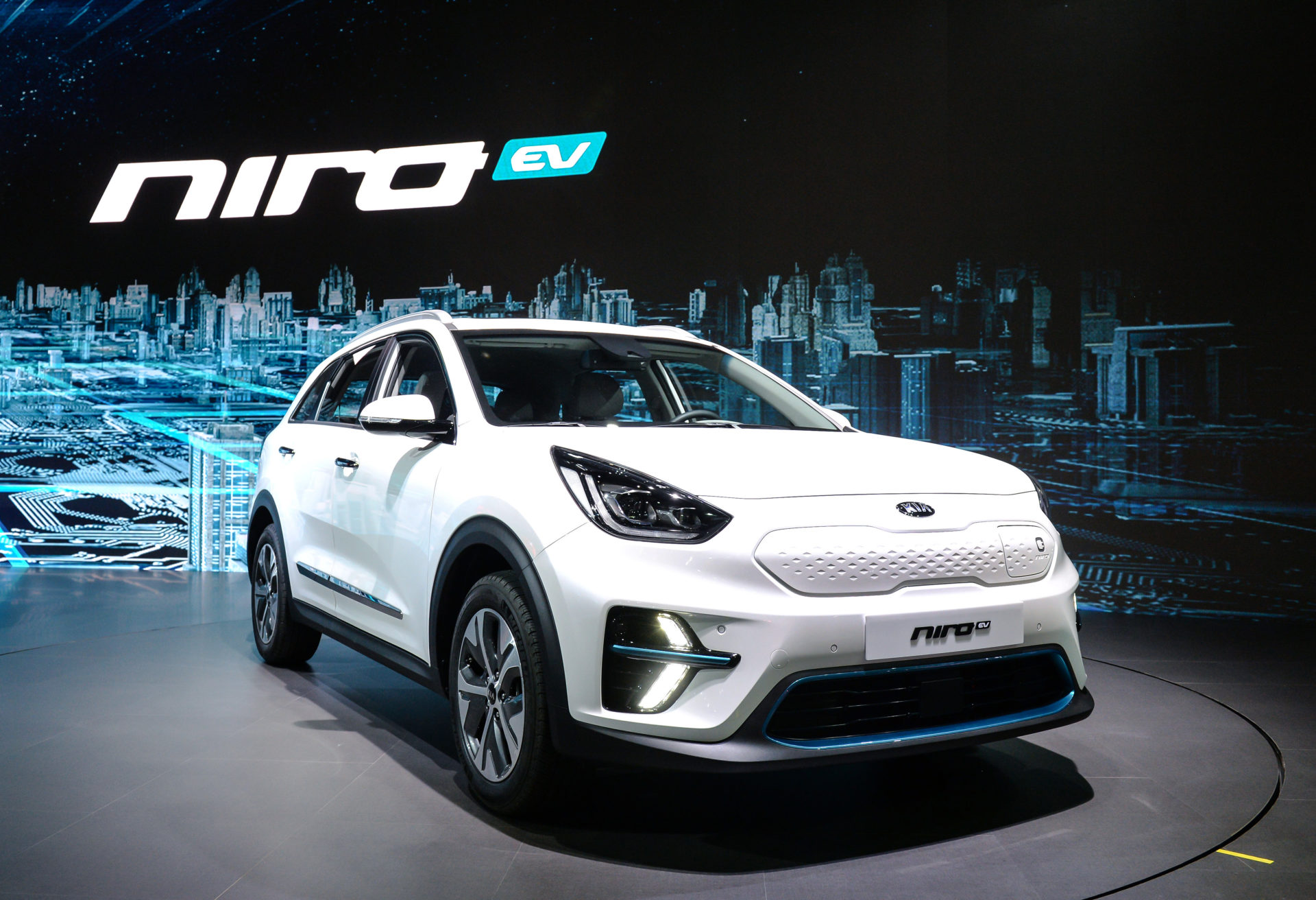 AllElectric Kia Niro Debuts... Again! CarSaar