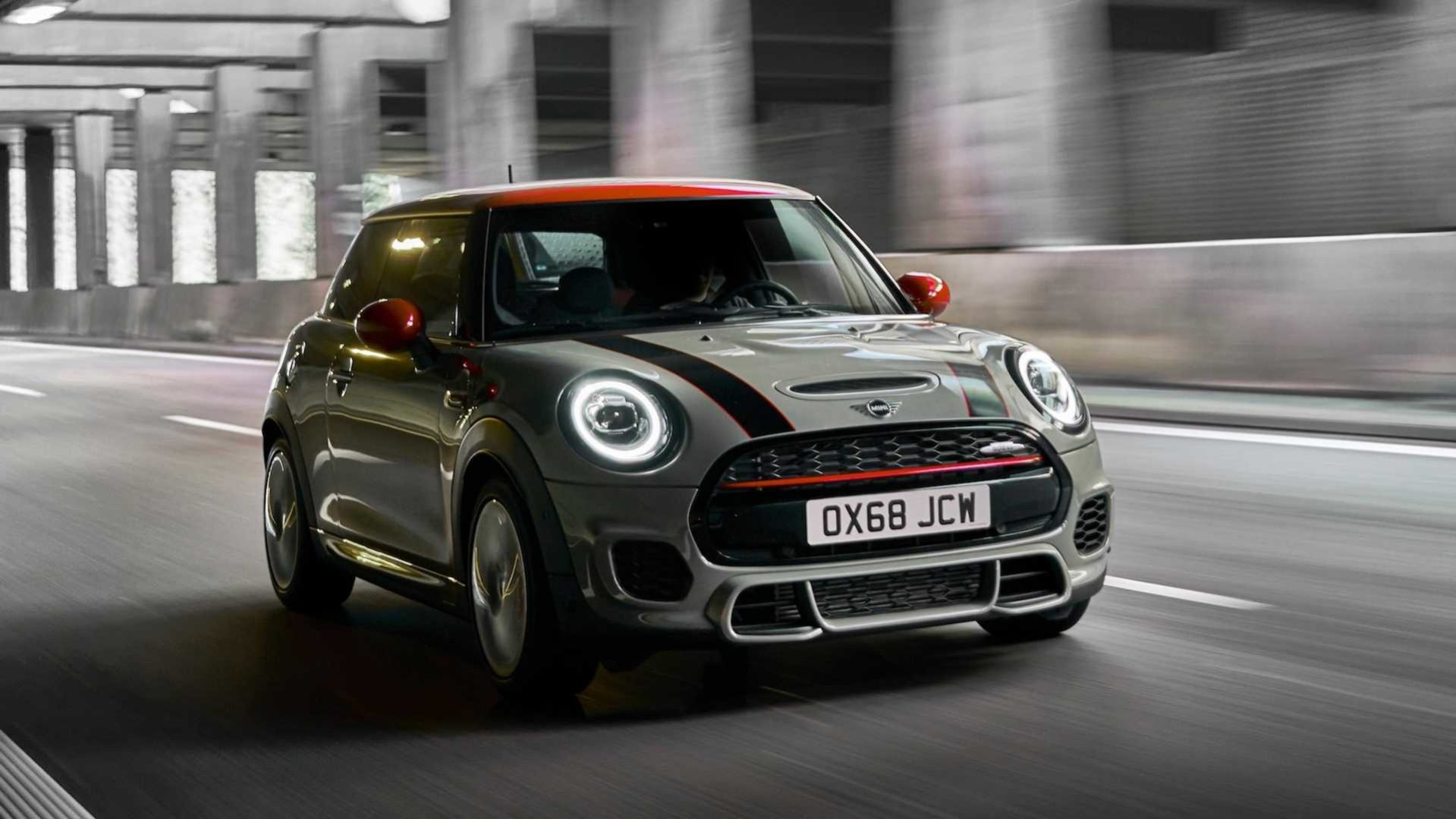 Refreshed Mini Cooper JCW Unveiled CarSaar