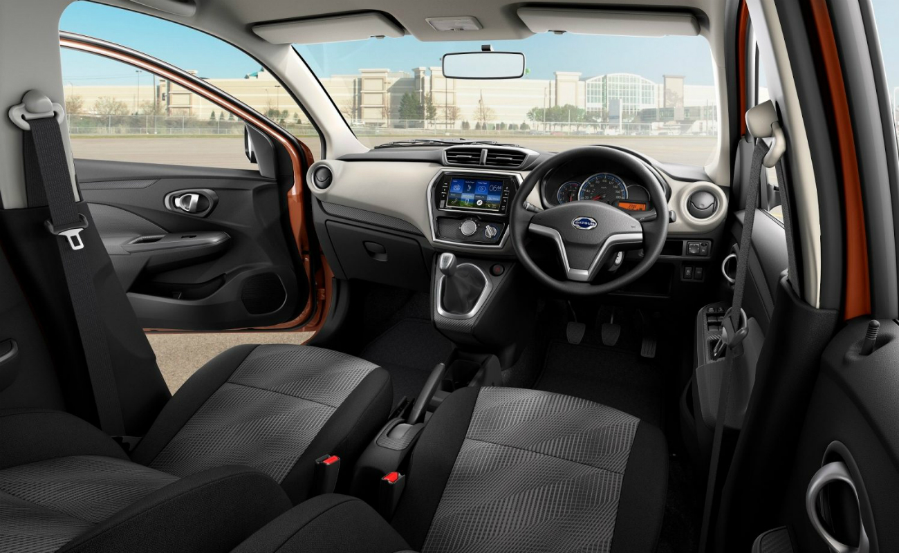 https://www.carsaar.com/wp-content/uploads/2018/05/Datsun-Go-Interior-1.jpg