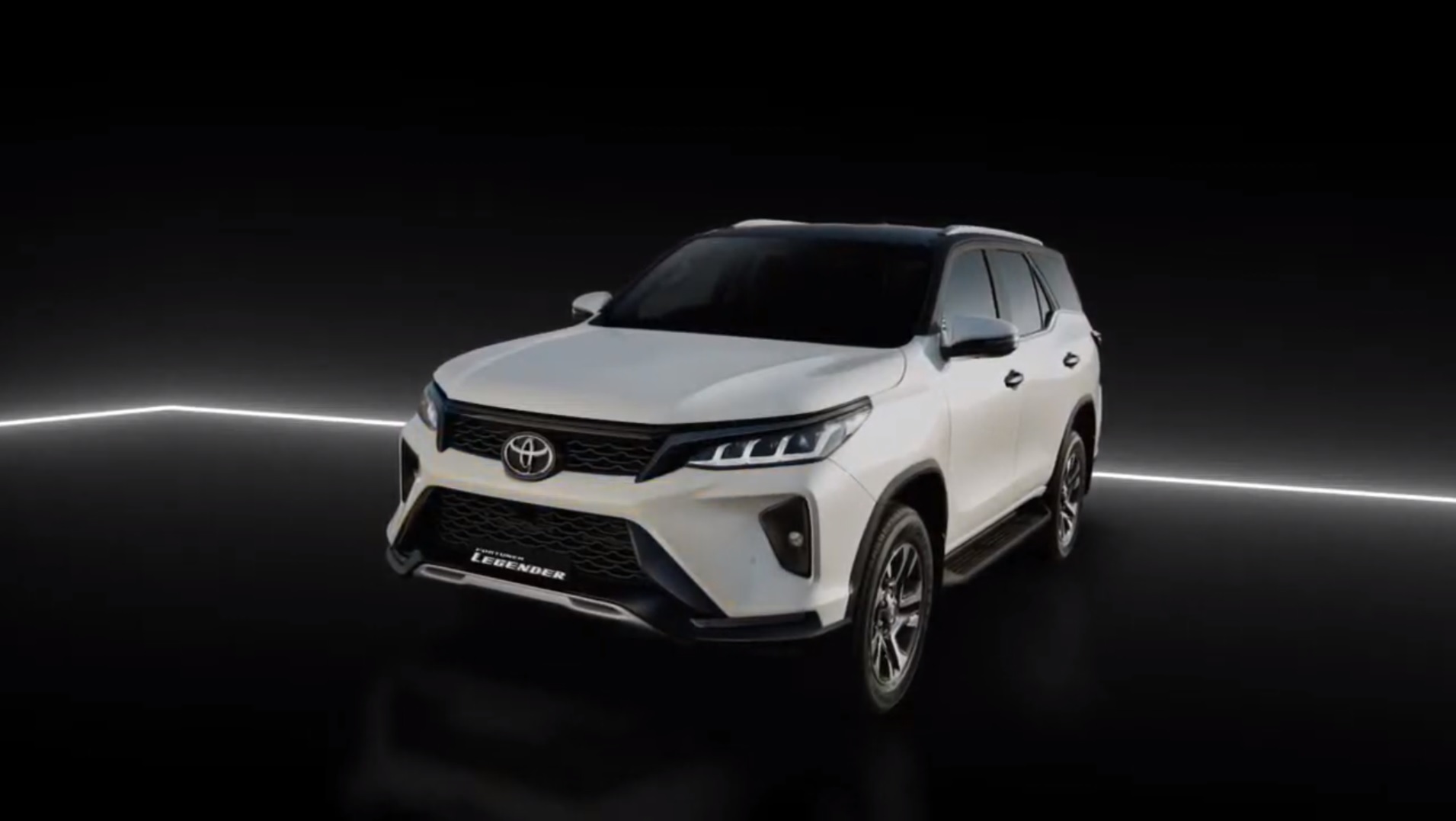Have The Tweaks Made Fortuner More Desirable? | CarSaar